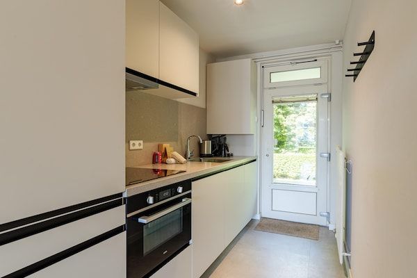 Keuken - Kustuitje met sauna in Zoutelande (4)