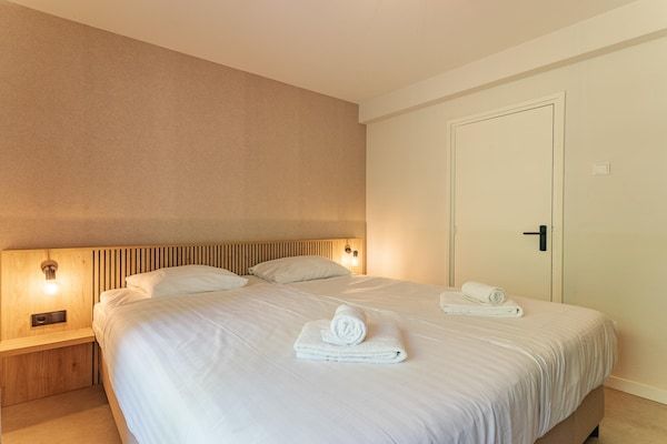 Slaapkamer - Kustuitje met sauna in Zoutelande (5)