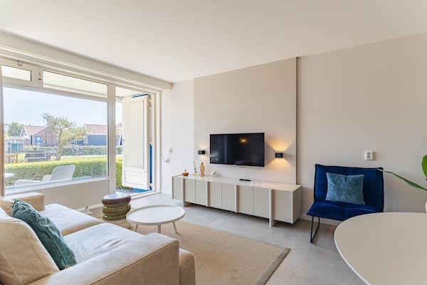 Woonkamer - Kustuitje met sauna in Zoutelande (2)