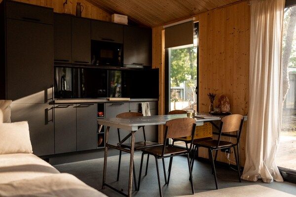 Eetkamer - Vakantiehuis in Haarle bij Sallandse Heuvelrug in Haarle (2)