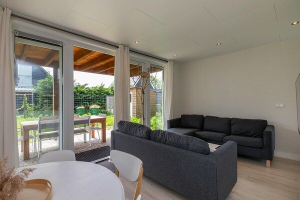 Woonkamer - Vakantiehuis in Renesse bij Strand in Renesse (2)
