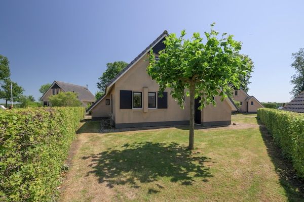 Buitenkant - Bungalow in Sondel bij Slotermeer in Sondel (1)