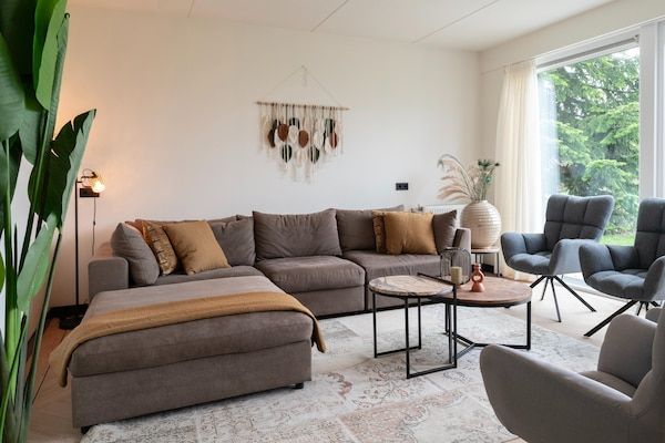 Woonkamer - Villa in Friesland bij Slotermeer in Sondel (2)