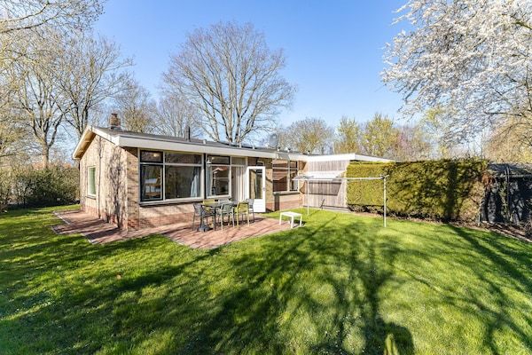 Buitenkant - Bungalow bij strand met tuin in Oostkapelle (1)