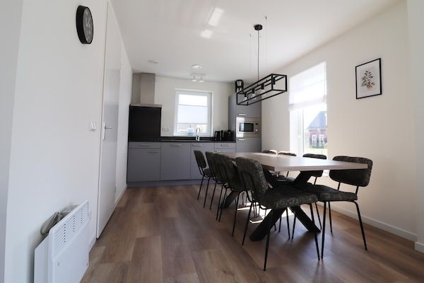 Eetkamer - Vakantiehuis in Zuid-Holland vlakbij Rotterdam in Simonshaven (2)