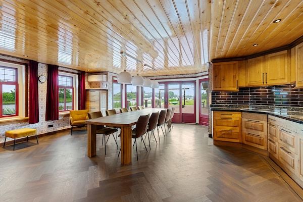 Woonkamer - Boswoning in Friesland met Sauna in Jistrum / Skûlenboarch (5)