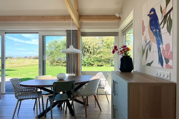 Woonkamer - Vakantiehuis op Texel bij De Hors in Den Hoorn (4)
