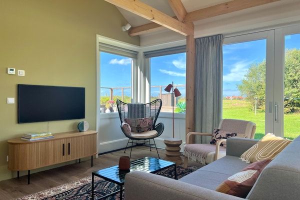Woonkamer - Vakantiehuis op Texel bij De Hors in Den Hoorn (5)