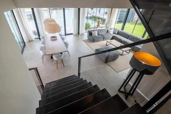 Eetkamer - Villa aan het water voor 8 personen in Arnemuiden (3)