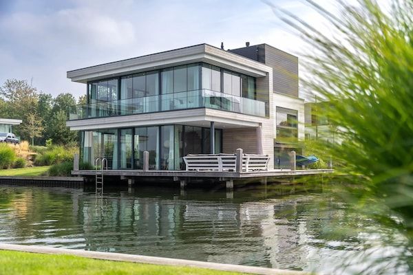 Buitenkant - Villa aan het water voor 8 personen in Arnemuiden (1)