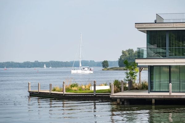 Buitenkant - Villa aan het water voor 8 personen in Arnemuiden (5)