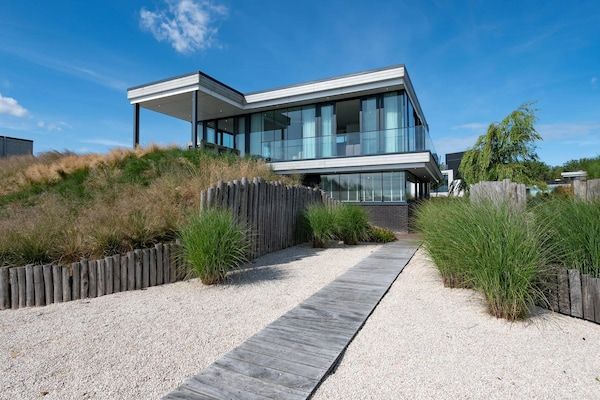 Buitenkant - Watervilla aan het Veerse Meer in Arnemuiden (1)