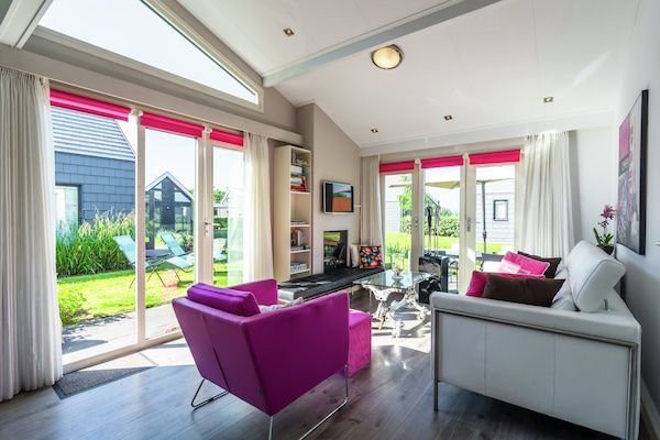 Woonkamer - Knus en mooi vakantiehuis in Kattendijke met tuin in Kattendijke (1)