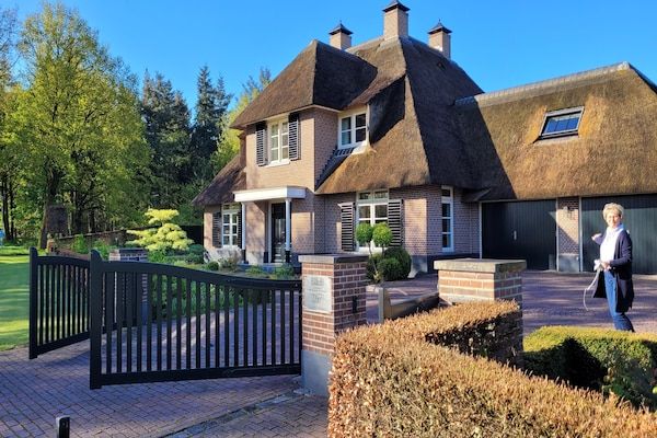 Buitenkant - Villa in Overloon bij Oorlogsmuseum in Overloon (1)
