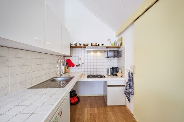 Keuken - Gezellig Vakantiehuis in een heerlijke omgeving. in De Kiel (3)