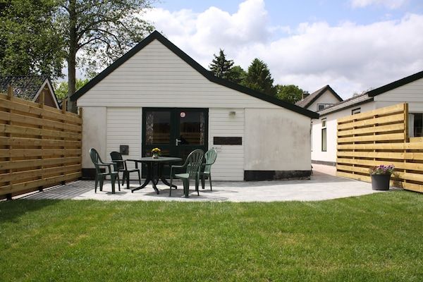 Buitenkant - Gezellig Vakantiehuis in een heerlijke omgeving. in De Kiel (1)