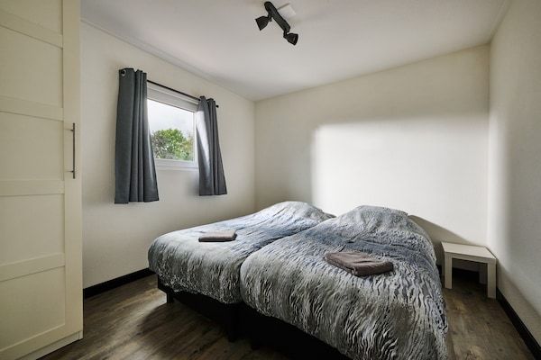 Slaapkamer - Verblijf bij deze prachtige accommodatie in De Kiel in De Kiel (4)
