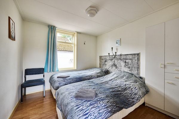 Slaapkamer - Appartement in Drenthe bij natuurpaden in De Kiel (4)
