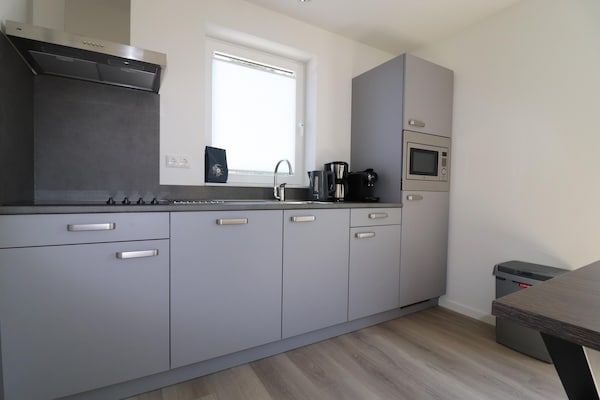 Keuken - Vakantiehuis bij Meerstrand Simonshaven in Simonshaven (4)