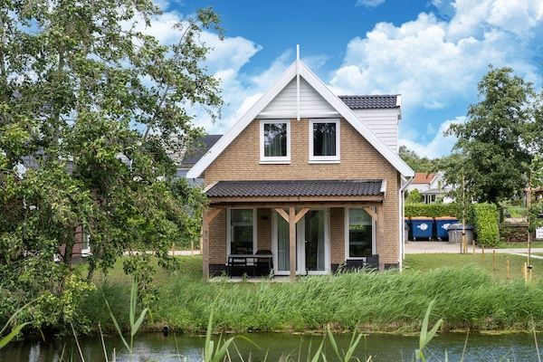 Buitenkant - Vakantiehuis bij Meerstrand Simonshaven in Simonshaven (1)