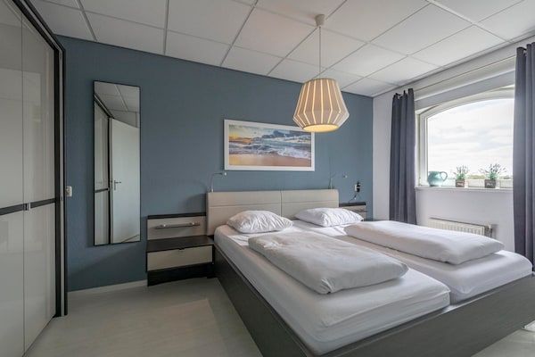 Slaapkamer - Appartement aan het Strand met Duinen in Julianadorp aan Zee (5)