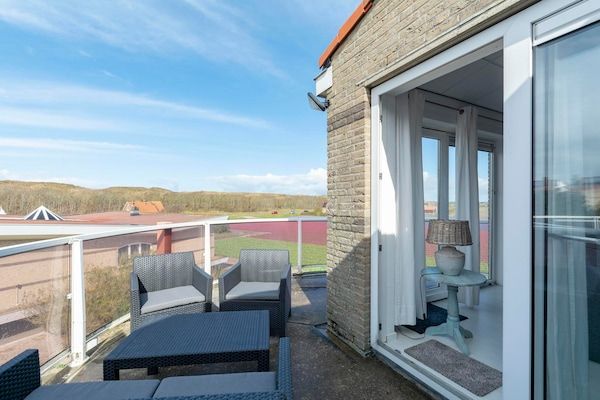 Terras - Appartement aan het Strand met Duinen in Julianadorp aan Zee (4)