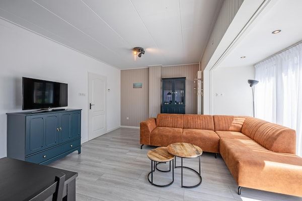 Woonkamer - Vakantiehuis op Texel bij het Strand in De Koog (2)