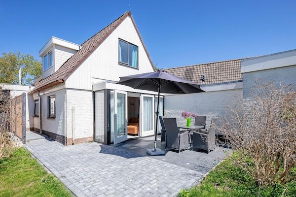 Buitenkant - Vakantiehuis op Texel bij het Strand in De Koog (1)