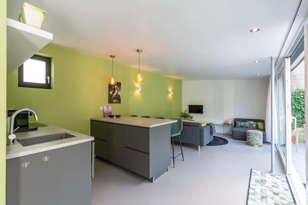 Woonkamer - Bungalow in Sint Maartenszee met Tuinzicht in Sint Maartenszee (1)