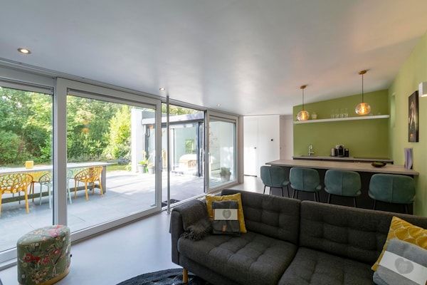 Woonkamer - Bungalow in Sint Maartenszee met Tuinzicht in Sint Maartenszee (2)