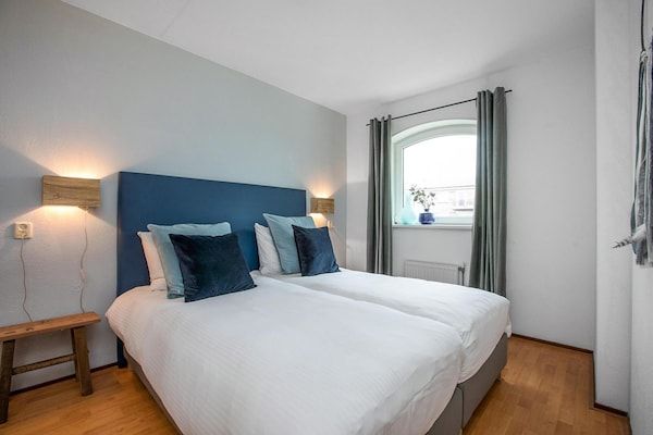 Slaapkamer - Residence Juliana 40 met uitzicht op duinen in Julianadorp aan Zee (4)