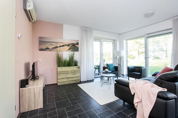 Woonkamer - Previnaireweg 34, 4-persoons vakantiehuis in Julianadorp aan Zee (2)