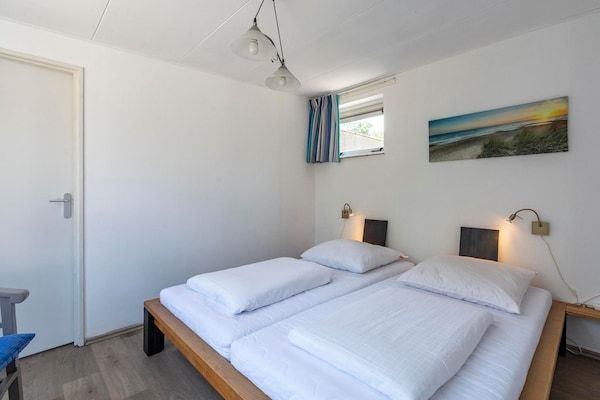 Slaapkamer - Duinland 190, bungalow voor 5 personen met tuin in Sint Maartenszee (5)