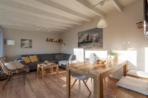 Woonkamer - Duinland 247 moderne bungalow voor 6 personen in Sint Maartenszee (2)
