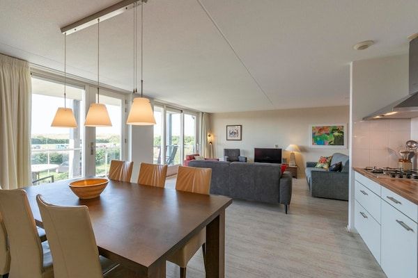 Eetkamer - Appartement in Groote Keeten bij Strand in Groote Keeten (3)