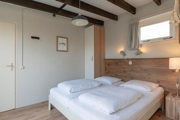 Slaapkamer - Duinland 245 bungalow voor 6 personen vlakbij zee in Sint Maartenszee (5)
