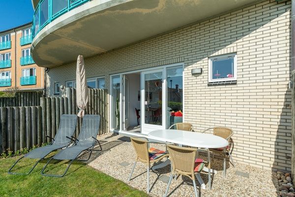 Buitenkant - Strandslag 103 appartement op de begane grond in Julianadorp aan Zee (5)