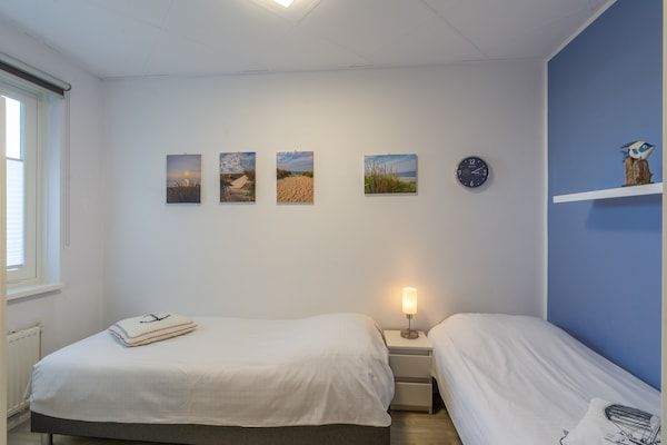 Slaapkamer - Strandslag 103 appartement op de begane grond in Julianadorp aan Zee (4)