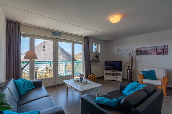 Woonkamer - Strandslag 157 appartement voor 4 gasten in Julianadorp aan Zee (2)
