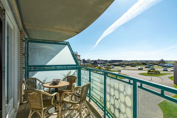 Terras - Strandslag 157 appartement voor 4 gasten in Julianadorp aan Zee (5)