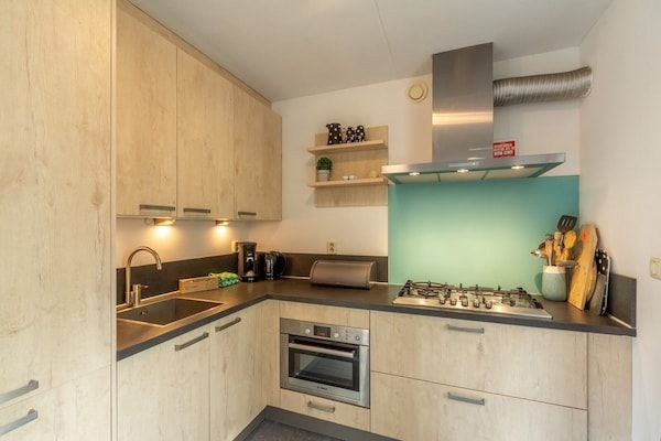 Keuken - Vakantiehuis bij Strand in Ooghduyne in Julianadorp aan Zee (5)