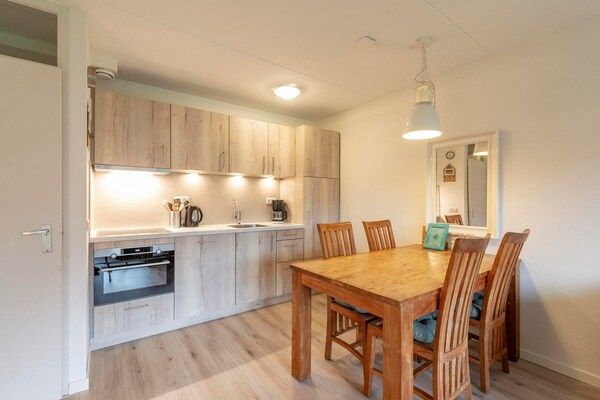 Eetkamer - Strandappartement 7 voor 4 gasten in Callanstoog in Callantsoog (4)