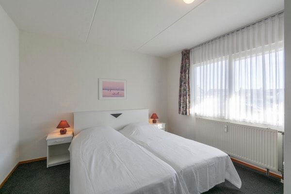 Slaapkamer - Beach Apartment 5 voor 4 gasten in Callanstoog in Callantsoog (3)
