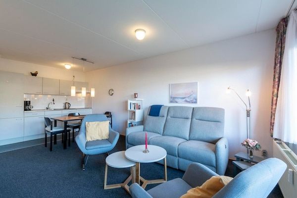 Woonkamer - Beach Apartment 5 voor 4 gasten in Callanstoog in Callantsoog (2)