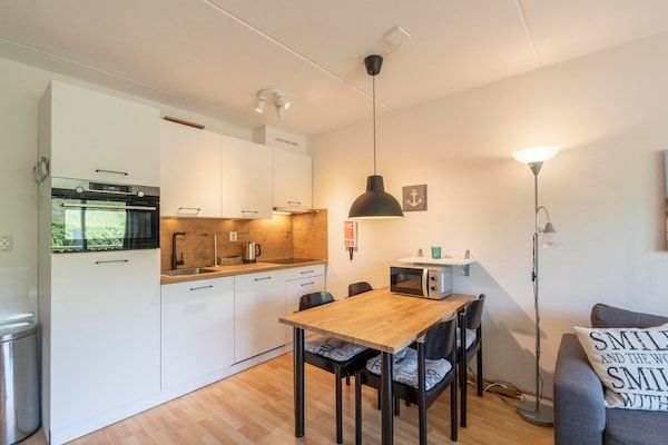 Eetkamer - Appartement aan de duinen met zeezicht in Callantsoog (2)