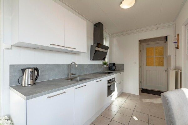 Keuken - Vakantiehuis Groote Keeten bij Strand in Groote Keeten (3)