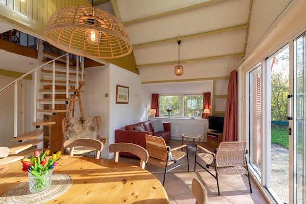 Woonkamer - Sandepark 93 huis vlakbij Groote Keeten Strand in Callantsoog (2)