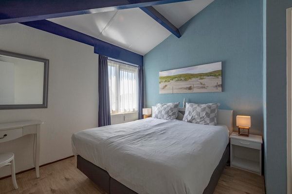 Slaapkamer - Strandlodge in Callantsoog bij duinen in Callantsoog (3)