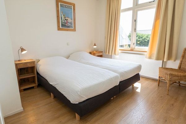 Slaapkamer - Appartement in De Koog bij Texel Strand in De Koog (5)