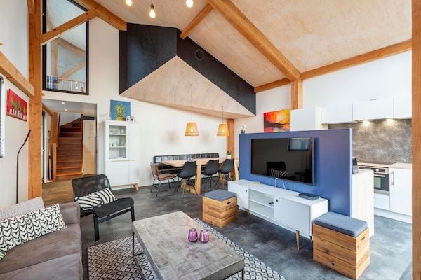 Woonkamer - Villa bij Sint Maartenszee Strand met Jacuzzi in Sint Maartenszee (3)